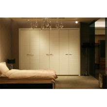 Cabinet d&#39;armoires modulaires modernes en bois massif